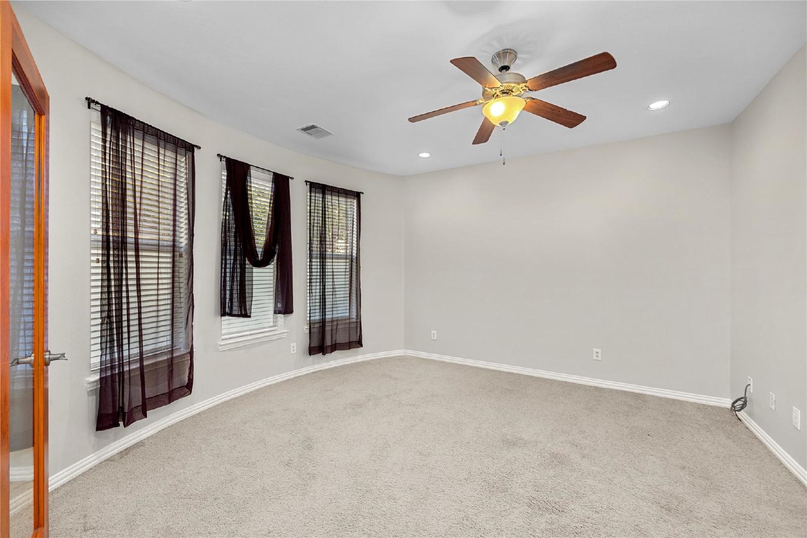3-Story Townhome in Midtown – 3BR/3.5BA with Private Balconies property image