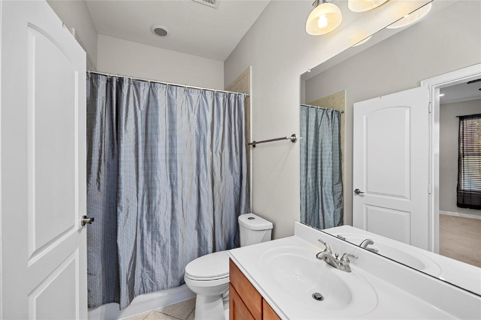 3-Story Townhome in Midtown – 3BR/3.5BA with Private Balconies property image