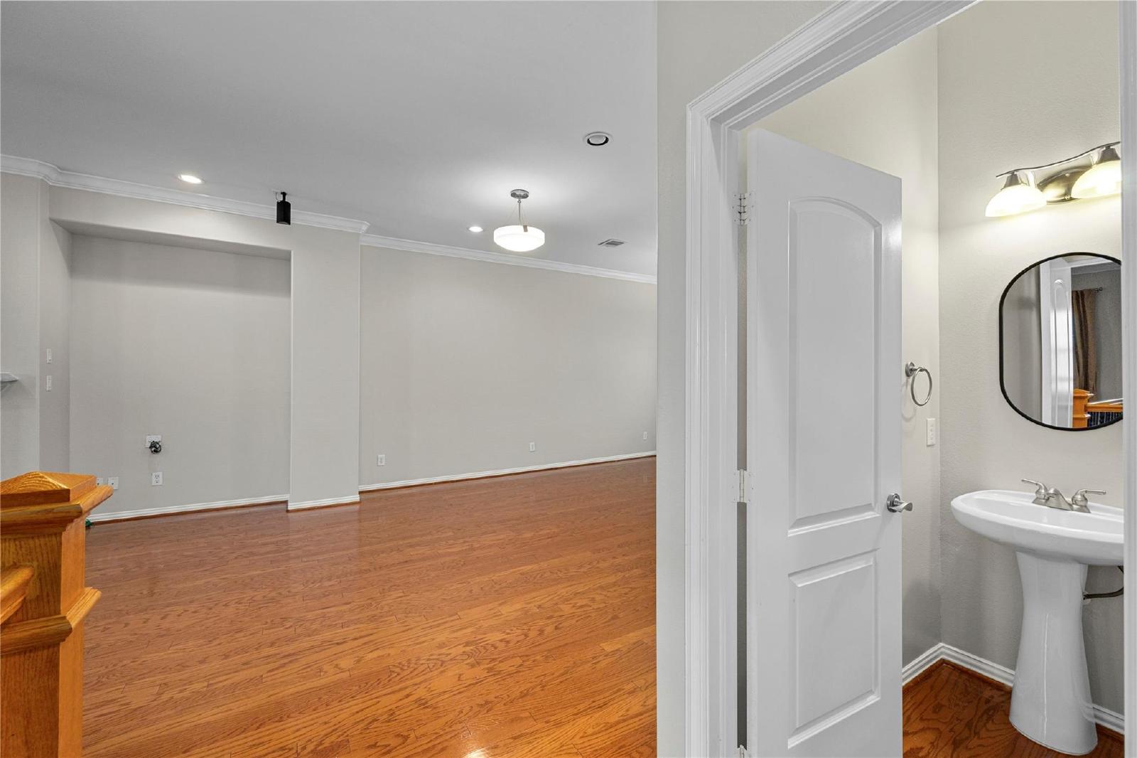 3-Story Townhome in Midtown – 3BR/3.5BA with Private Balconies property image