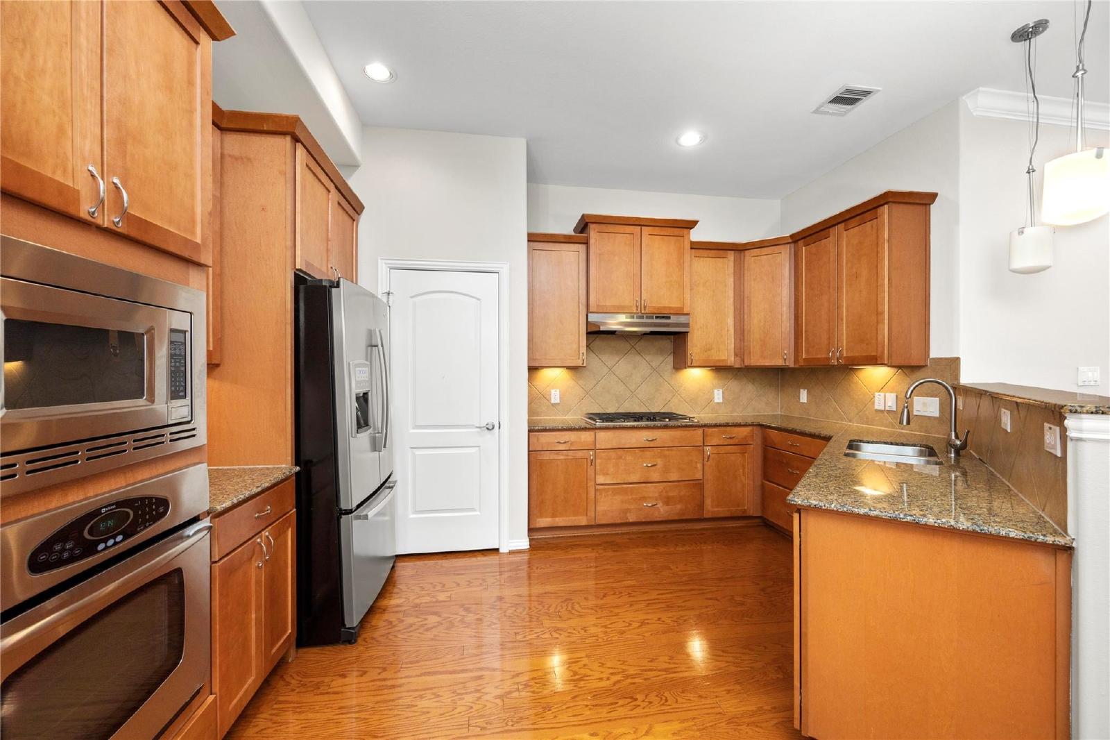 3-Story Townhome in Midtown – 3BR/3.5BA with Private Balconies property image