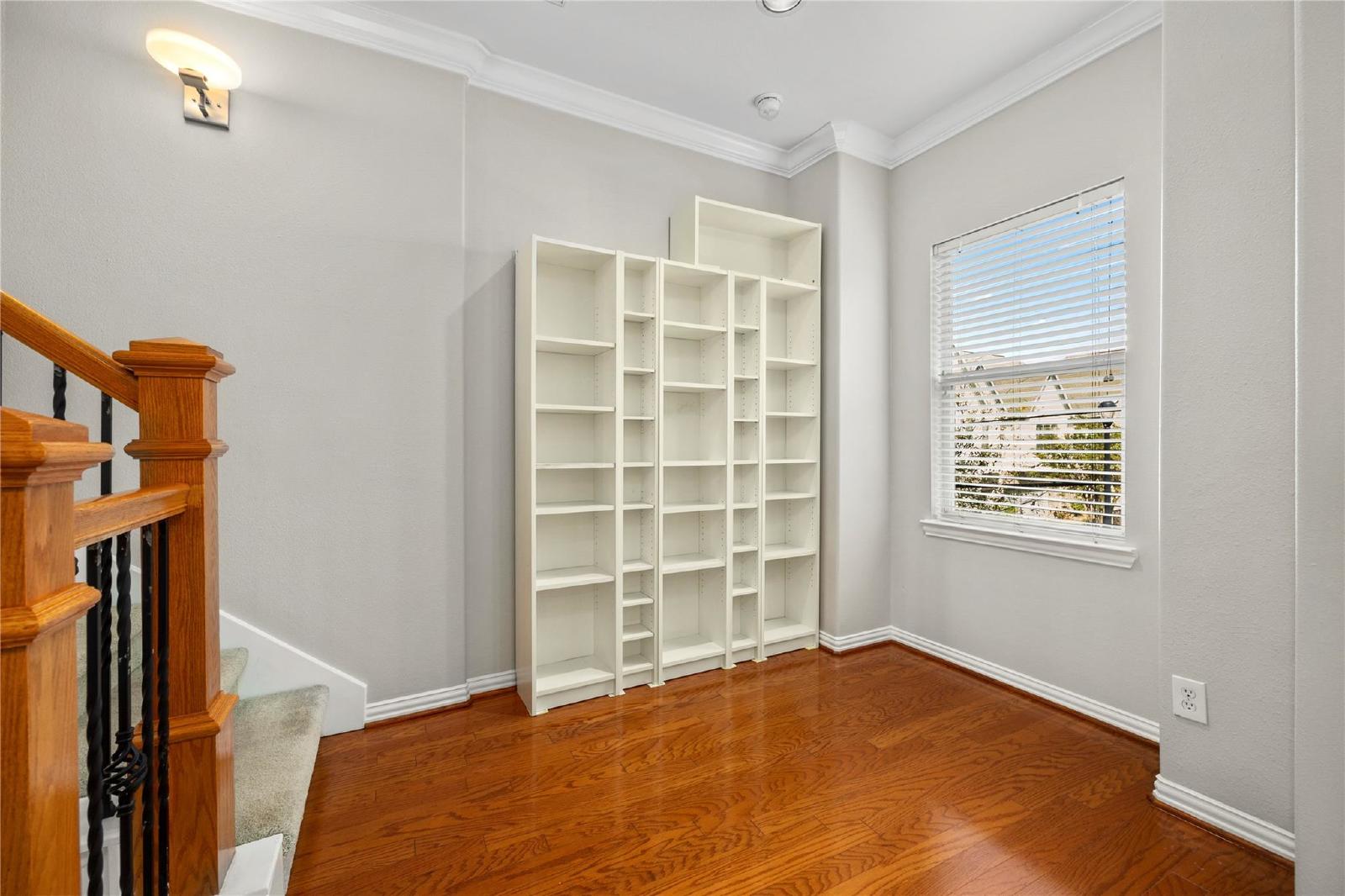 3-Story Townhome in Midtown – 3BR/3.5BA with Private Balconies property image