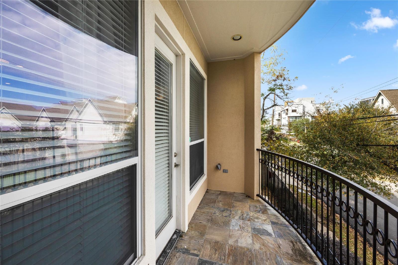 3-Story Townhome in Midtown – 3BR/3.5BA with Private Balconies property image