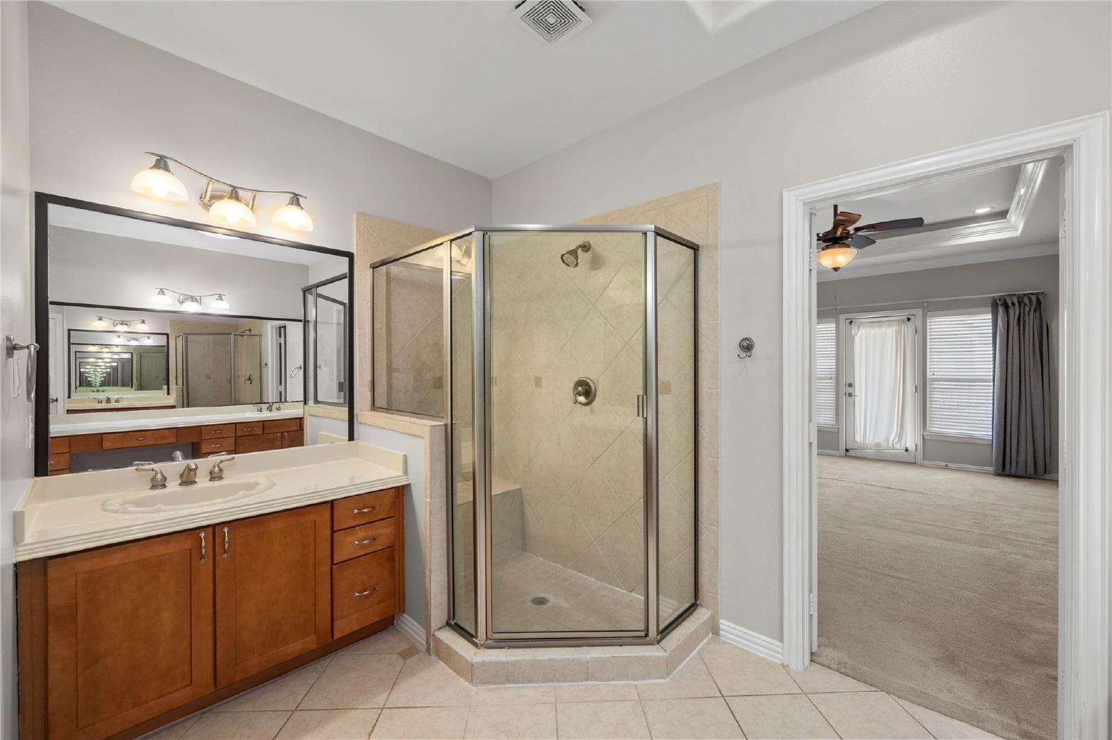 3-Story Townhome in Midtown – 3BR/3.5BA with Private Balconies property image