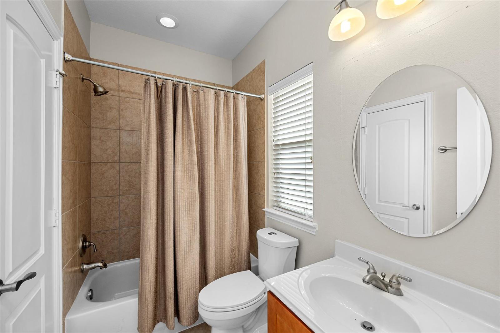 3-Story Townhome in Midtown – 3BR/3.5BA with Private Balconies property image