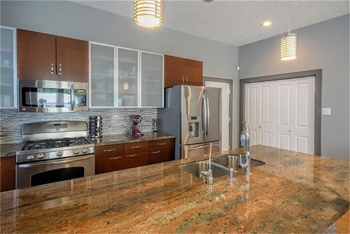3 Bed Townhome in 77003 Near Minute Maid Park + First-Floor Living property image