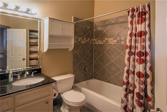 3 Bed Townhome in 77003 Near Minute Maid Park + First-Floor Living property image