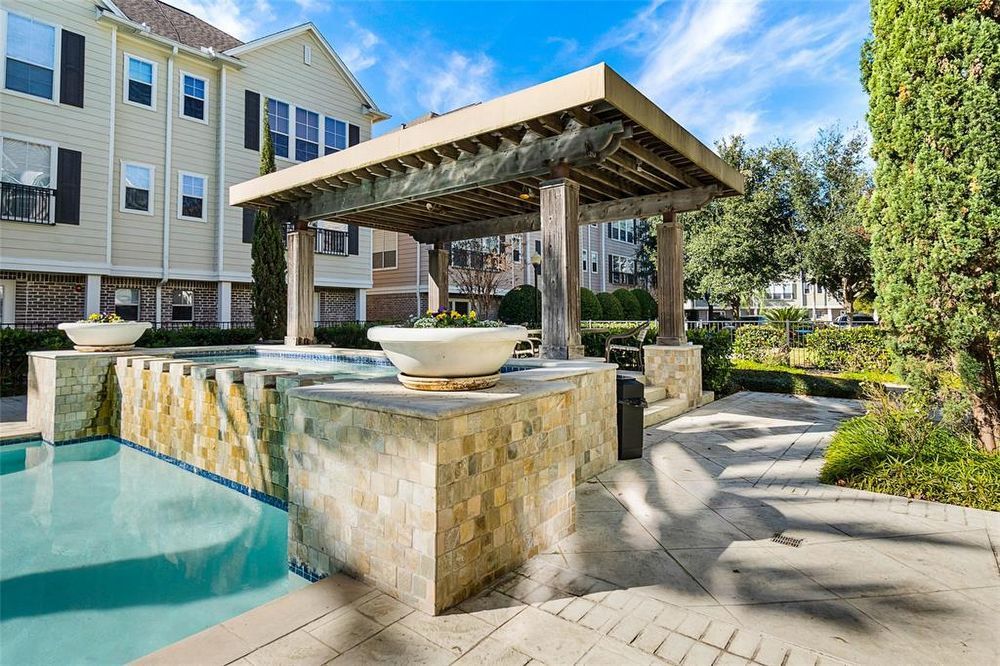 This Condo is The Perfect Blend of Comfort, Convenience & Luxury! property image