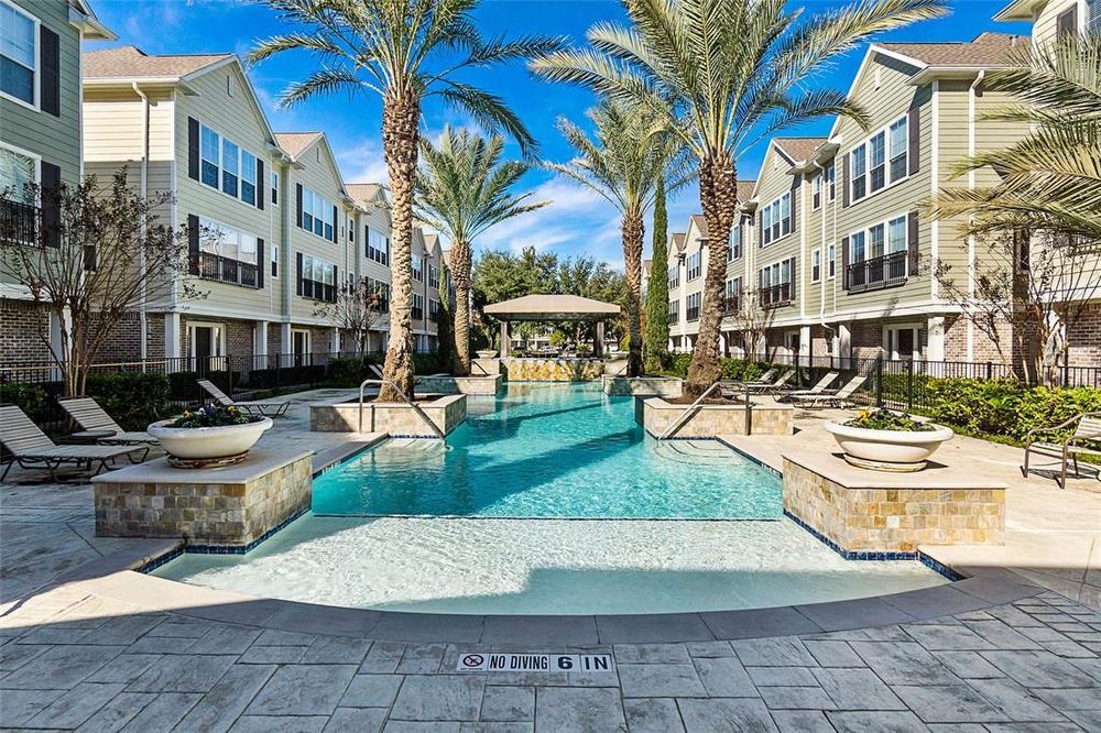 This Condo is The Perfect Blend of Comfort, Convenience & Luxury! property image