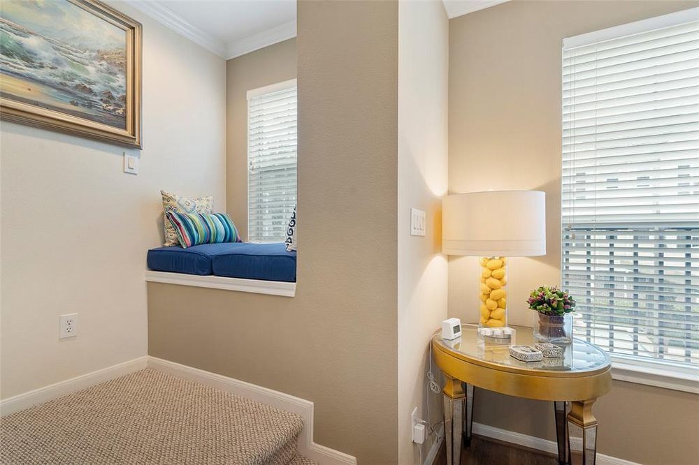This Condo is The Perfect Blend of Comfort, Convenience & Luxury! property image