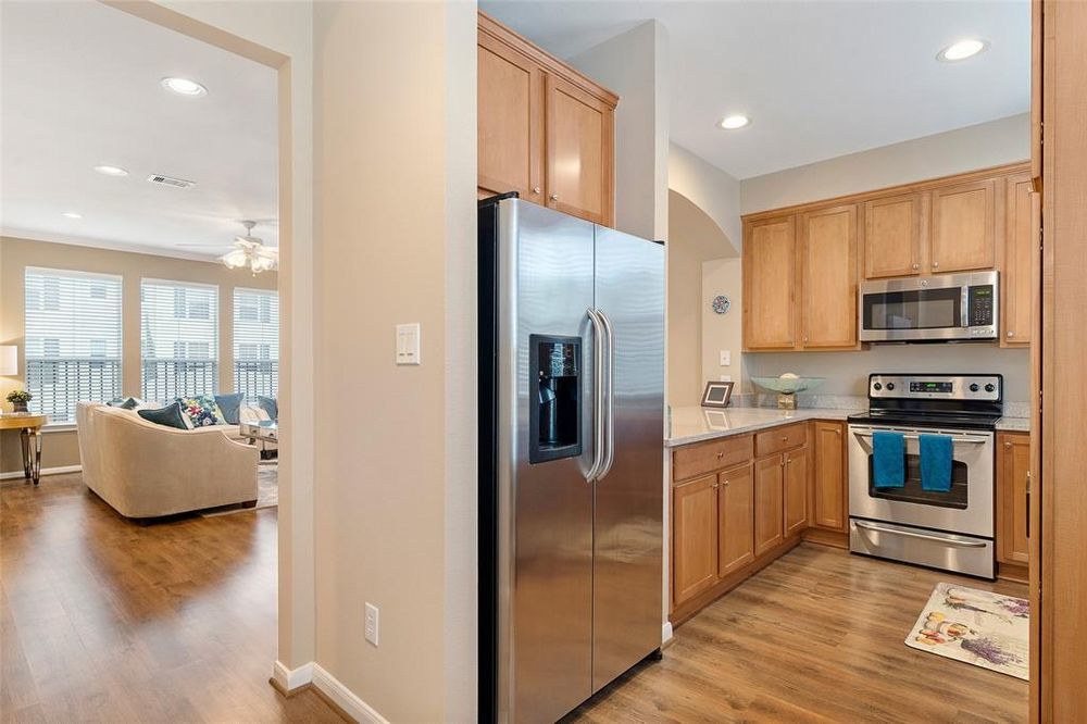 This Condo is The Perfect Blend of Comfort, Convenience & Luxury! property image