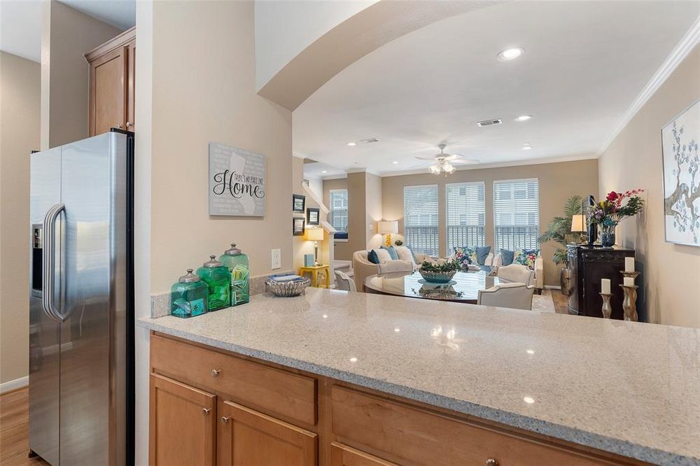 This Condo is The Perfect Blend of Comfort, Convenience & Luxury! property image