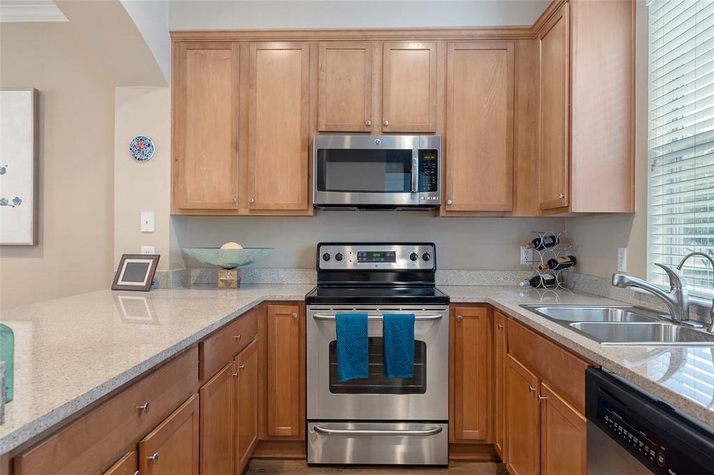 This Condo is The Perfect Blend of Comfort, Convenience & Luxury! property image