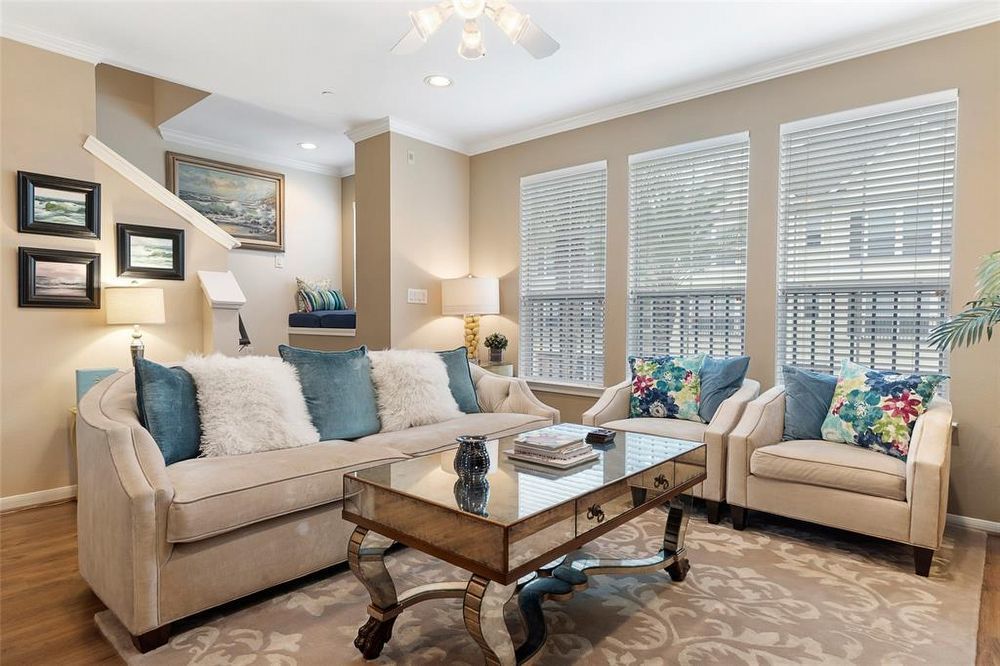 This Condo is The Perfect Blend of Comfort, Convenience & Luxury! property image