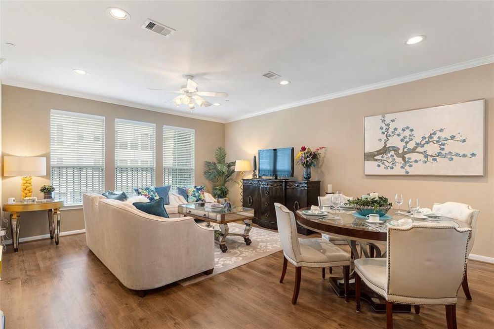 This Condo is The Perfect Blend of Comfort, Convenience & Luxury! property image