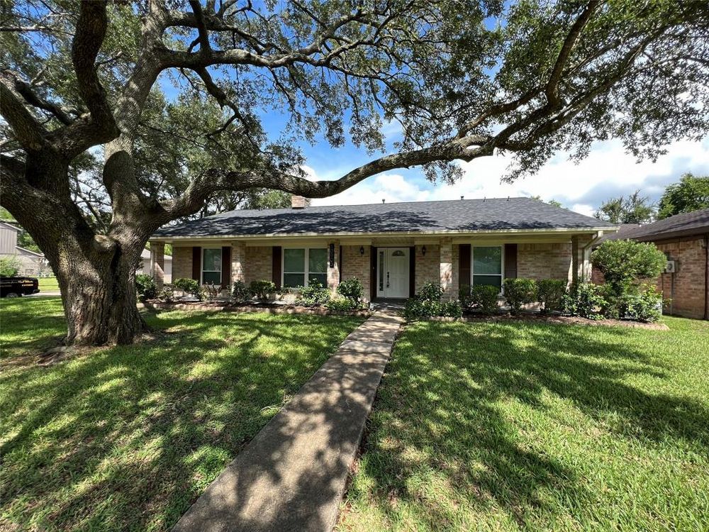 3 Bedroom Home for Rent in Houston 77096 | Updated Home with Large Backyard property image