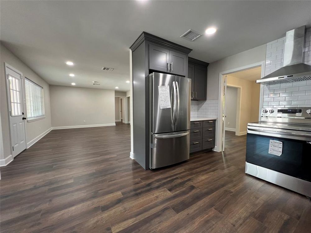3 Bedroom Home for Rent in Houston 77096 | Updated Home with Large Backyard property image