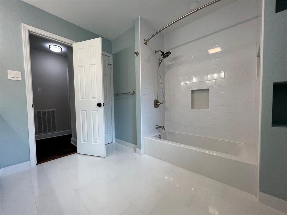 3 Bedroom Home for Rent in Houston 77096 | Updated Home with Large Backyard property image