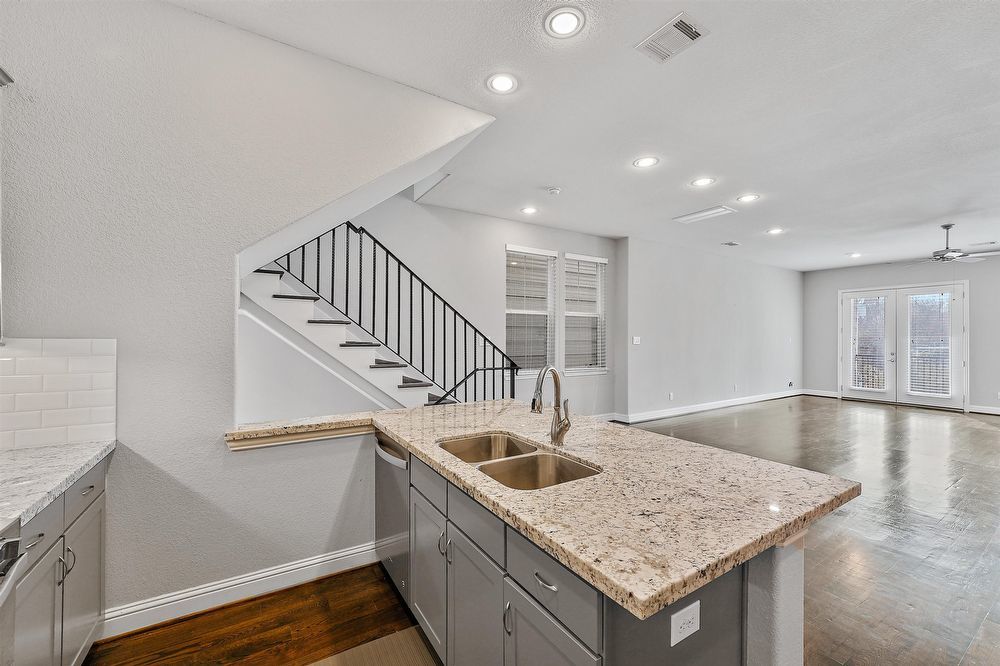 3 Bed Free-Standing Home in Houston 77008 Near Heights property image
