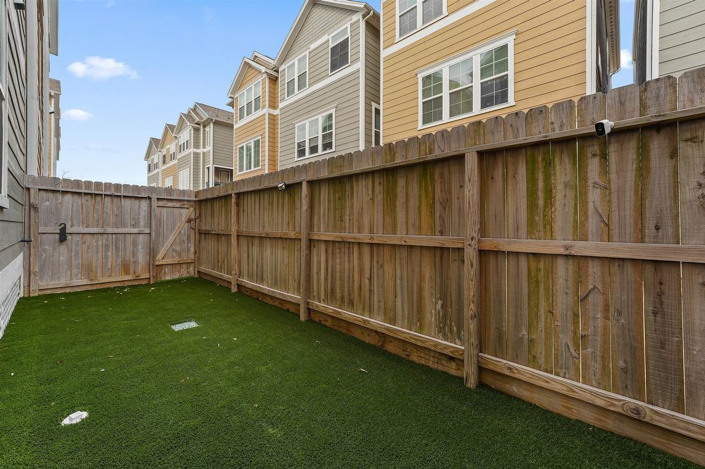 3 Bed Free-Standing Home in Houston 77008 Near Heights property image