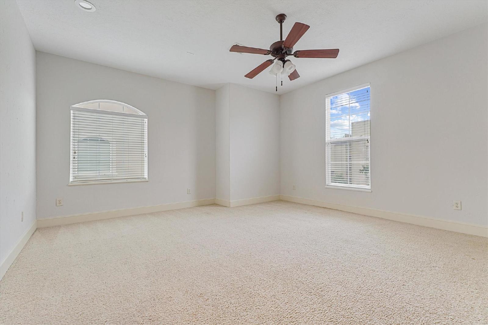 3 Bed Townhouse in 77006 Near Hyde Park property image