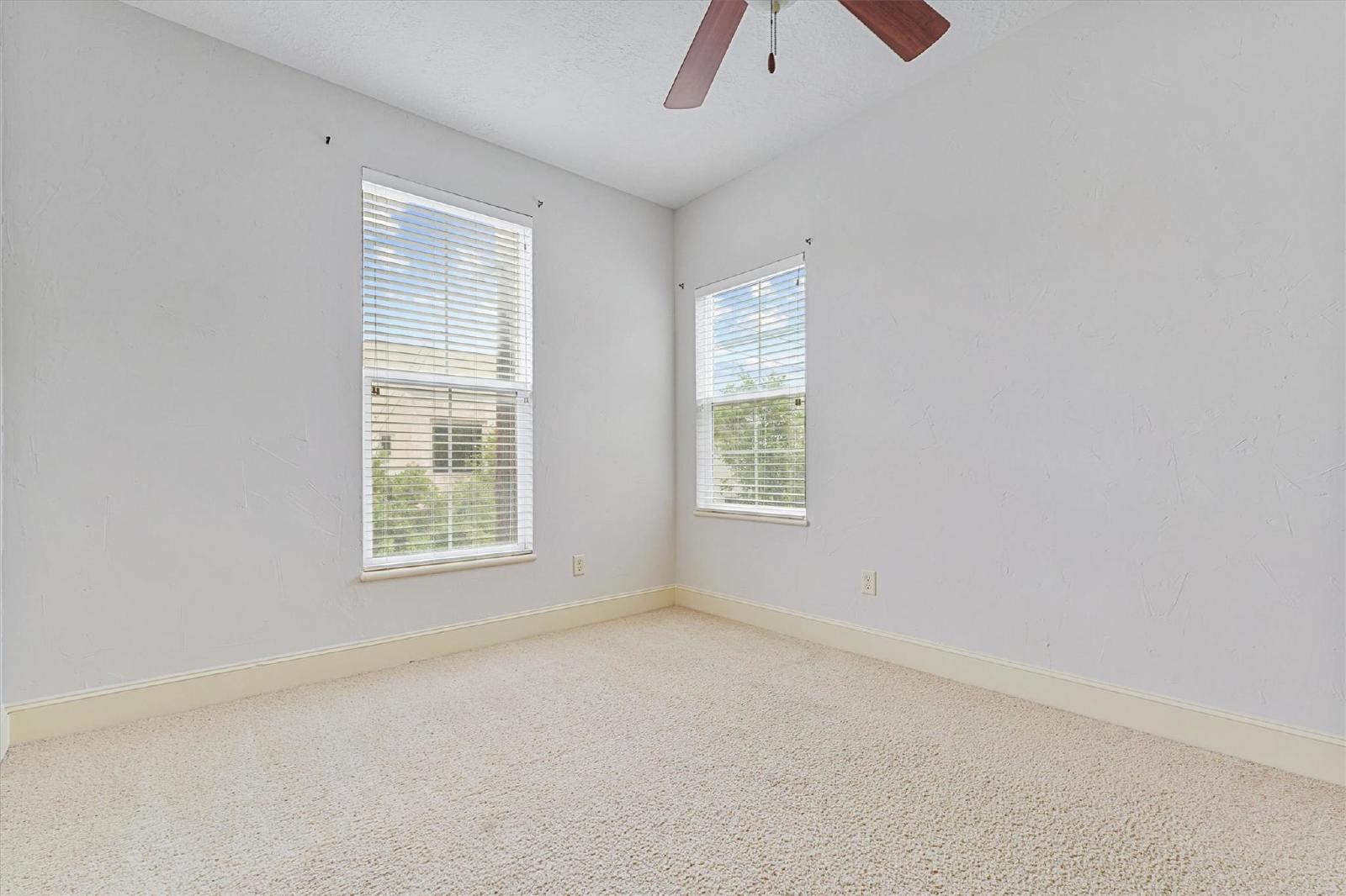 3 Bed Townhouse in 77006 Near Hyde Park property image