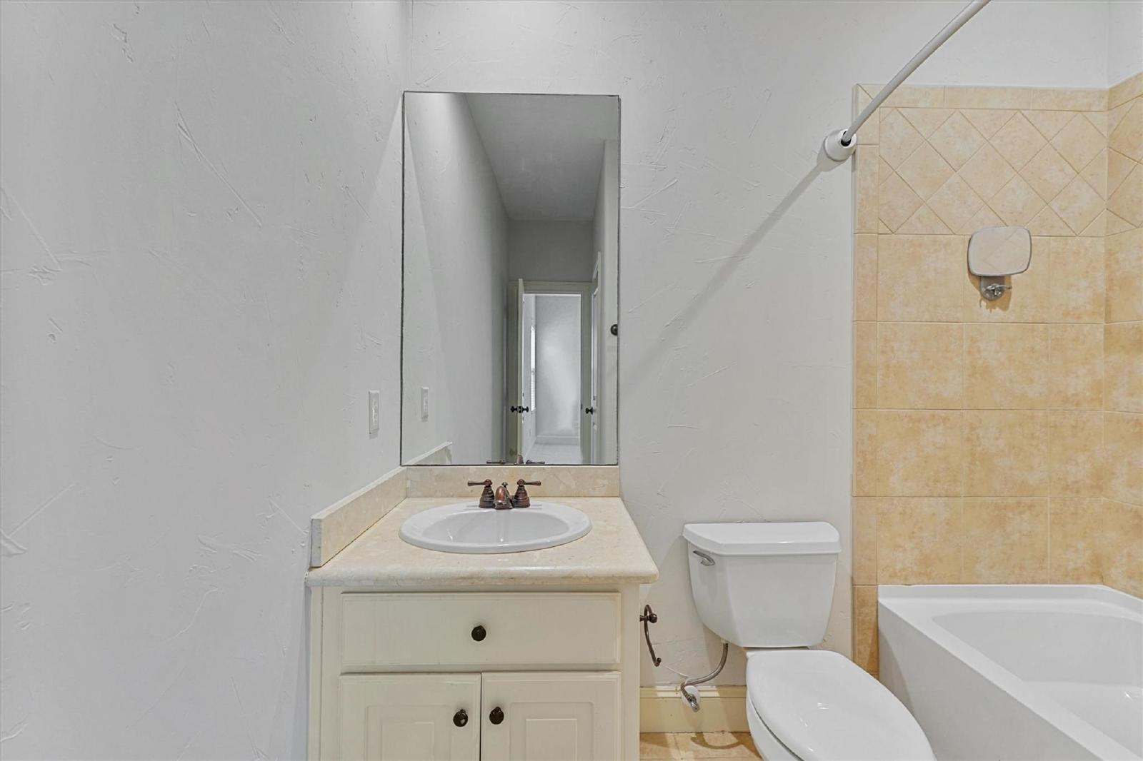 3 Bed Townhouse in 77006 Near Hyde Park property image
