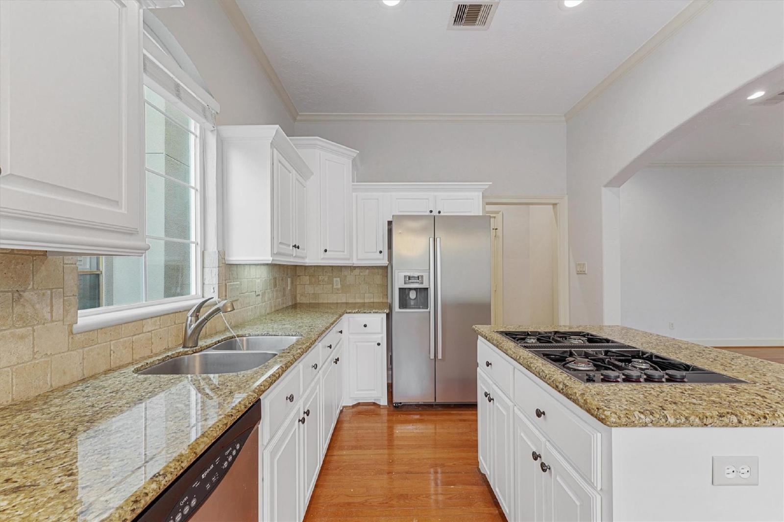 3 Bed Townhouse in 77006 Near Hyde Park property image