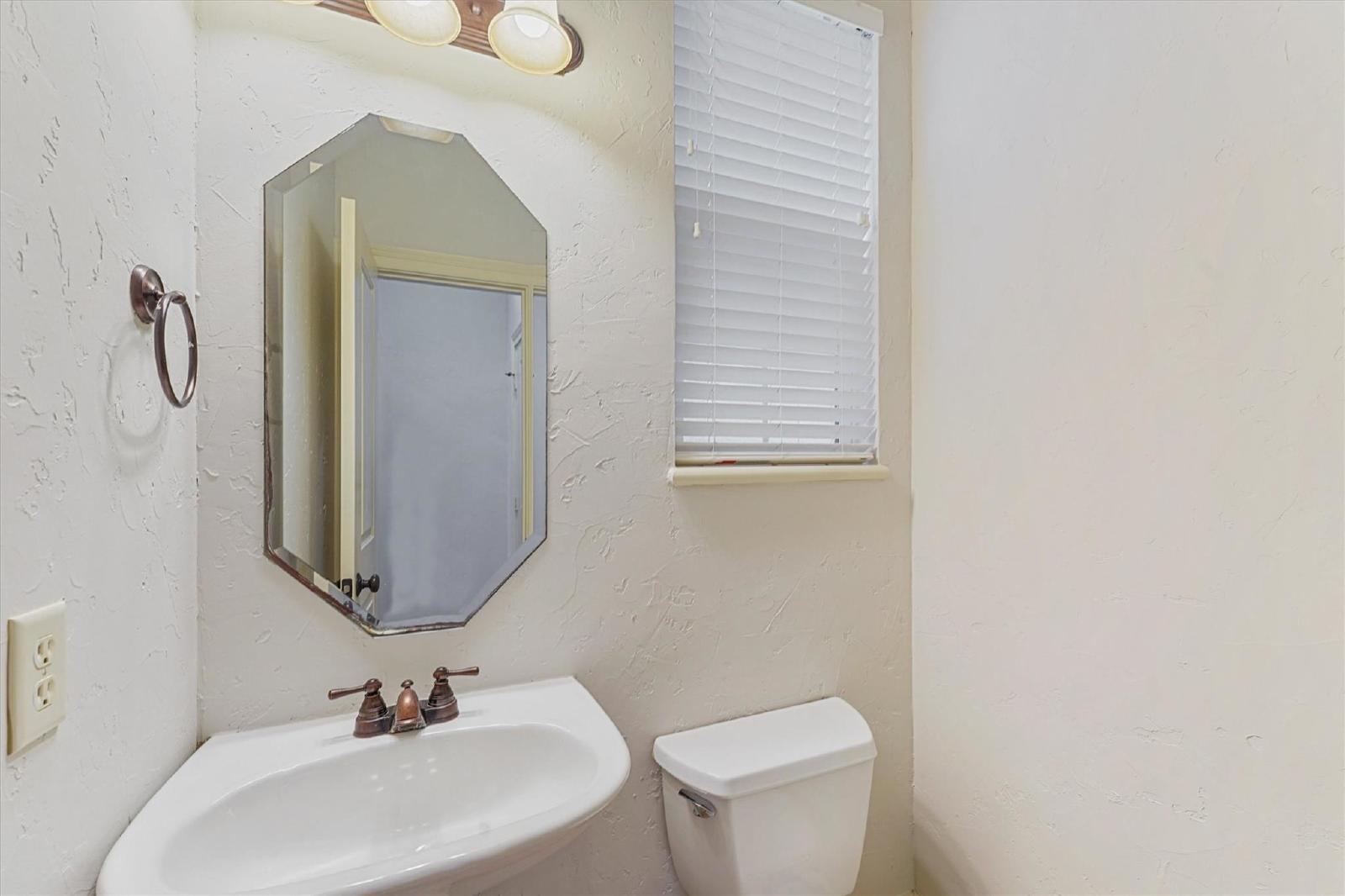3 Bed Townhouse in 77006 Near Hyde Park property image