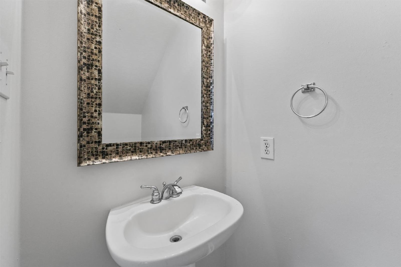 4-Bed 2.5-Bath Home for Rent in Katy (77449) – Cypress Meadow property image